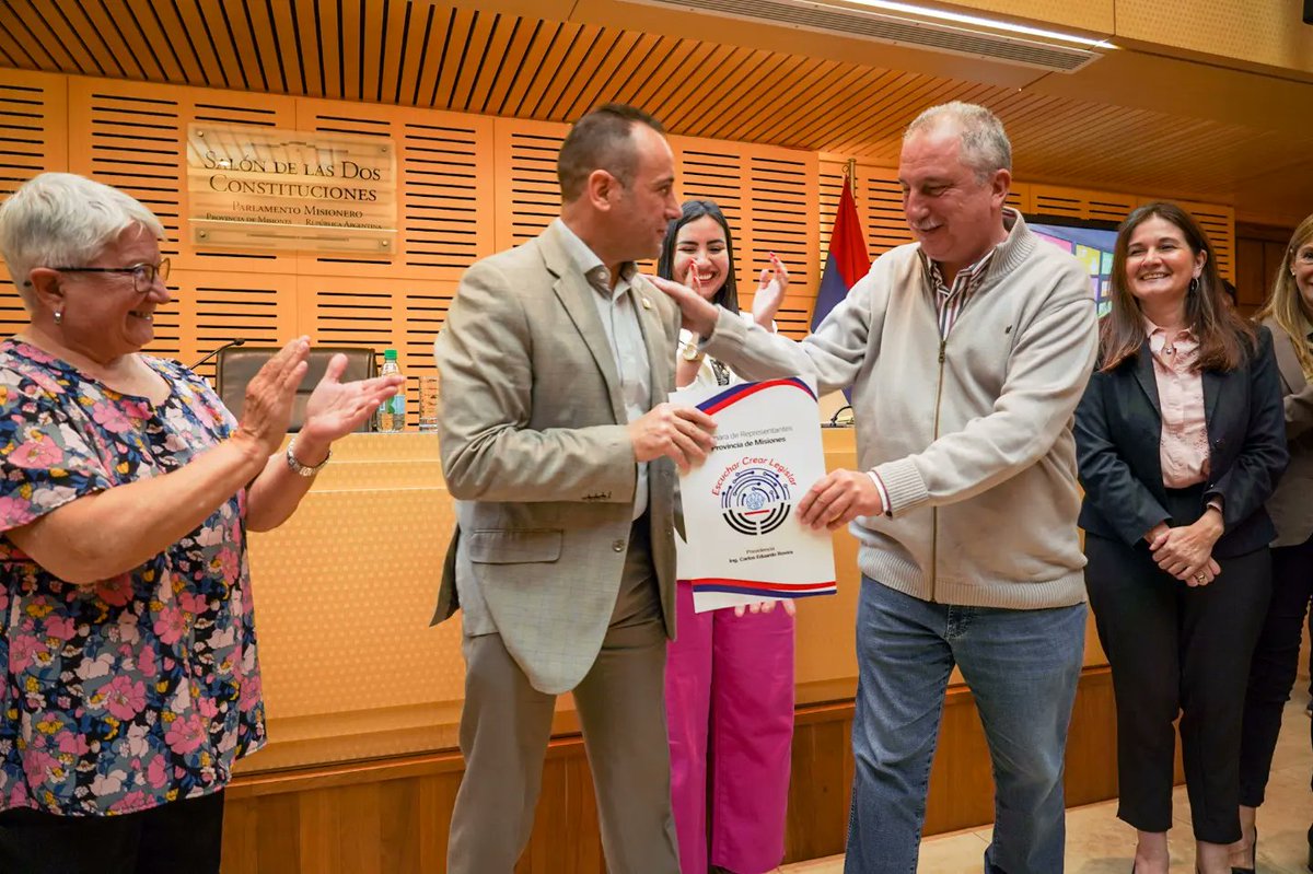 passalacquaok's tweet photo. Acompañando el lanzamiento de los diplomados "Localización de los ODS" y "Desarrollo Sostenible y Economía Circular en Gobiernos Locales". ♻️ https://t.co/TNaEsv0okK