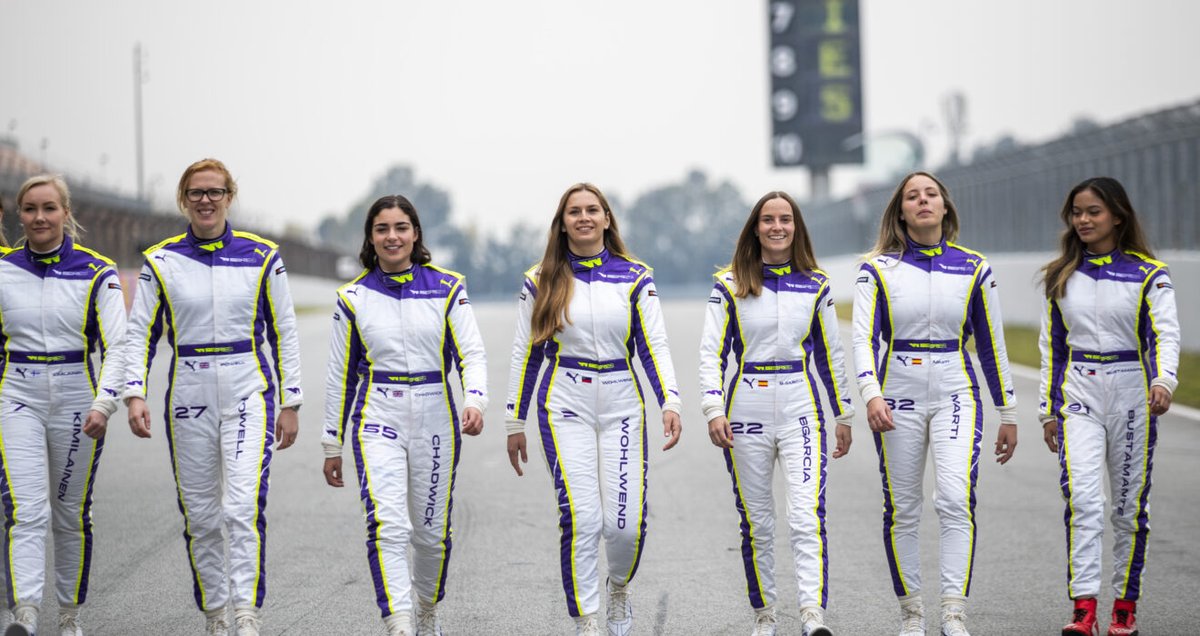 A thread: A look at one institutionalized, normalized, and deliberate barrier to allowing women racing drivers to compete in Formula 1. <a href="/F1/">Formula 1</a> <a href="/Formula2/">Formula 2</a> @FIAFormula3 <a href="/WSeriesRacing/">W Series</a> <a href="/FemalesinMSport/">Females in Motorsport</a> #WSeries #WomenRacing #WomeninRacing #WomeninMotorsports #WomenOfMotorsports 1/13