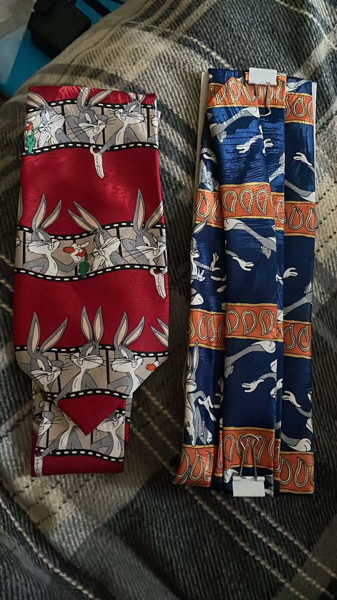 MrRabbitte's tweet photo. Can’t beat a birthday where you get not only ONE Bugs Bunny tie…But TWO!! 😃😍🐰 can’t wait for school/work to try one of these on! https://t.co/FQa4IbX3M7
