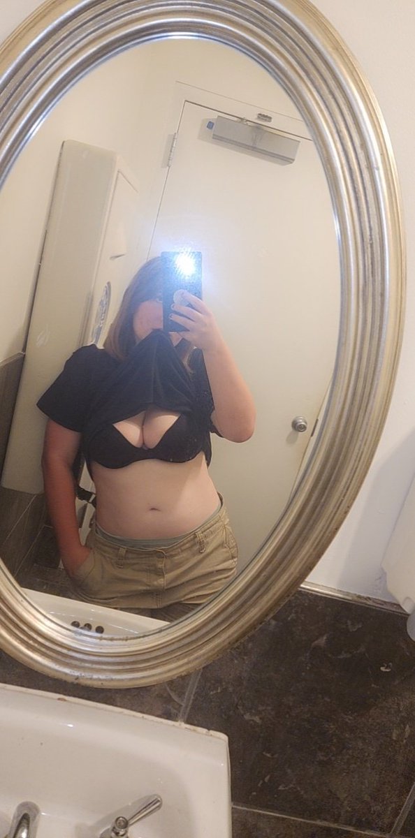 corruptpup19's tweet photo. I wanna have fun too babe but I'm at work 😭🖤 #nsfwatwork #nsfwxRolePlay #nsfw #bbwbeautycurves #bbwbimbo #bbw https://t.co/GTqLdWXsxr