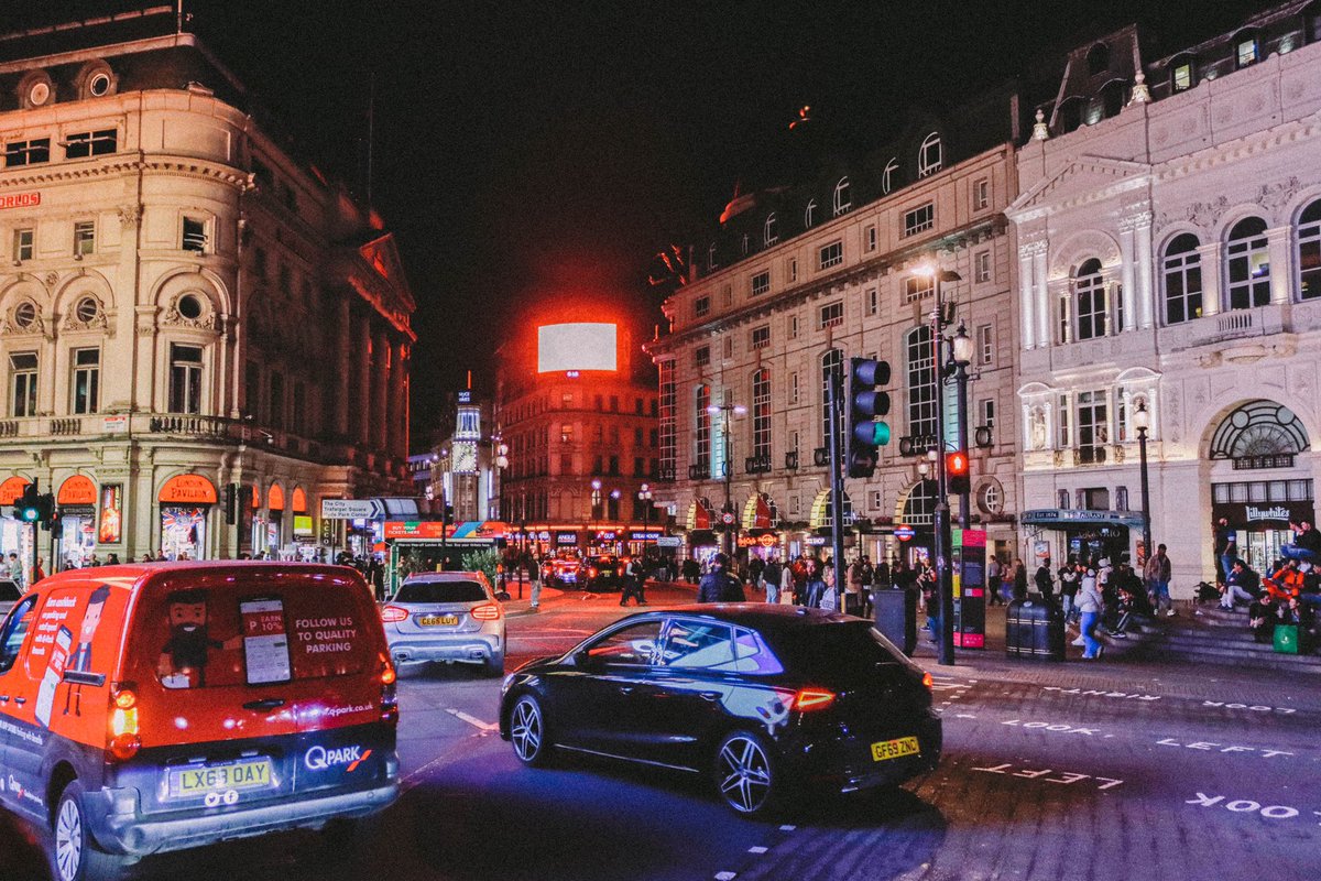 // movie scenes vibes in london 
instagram: @/xavier_ramalhosa