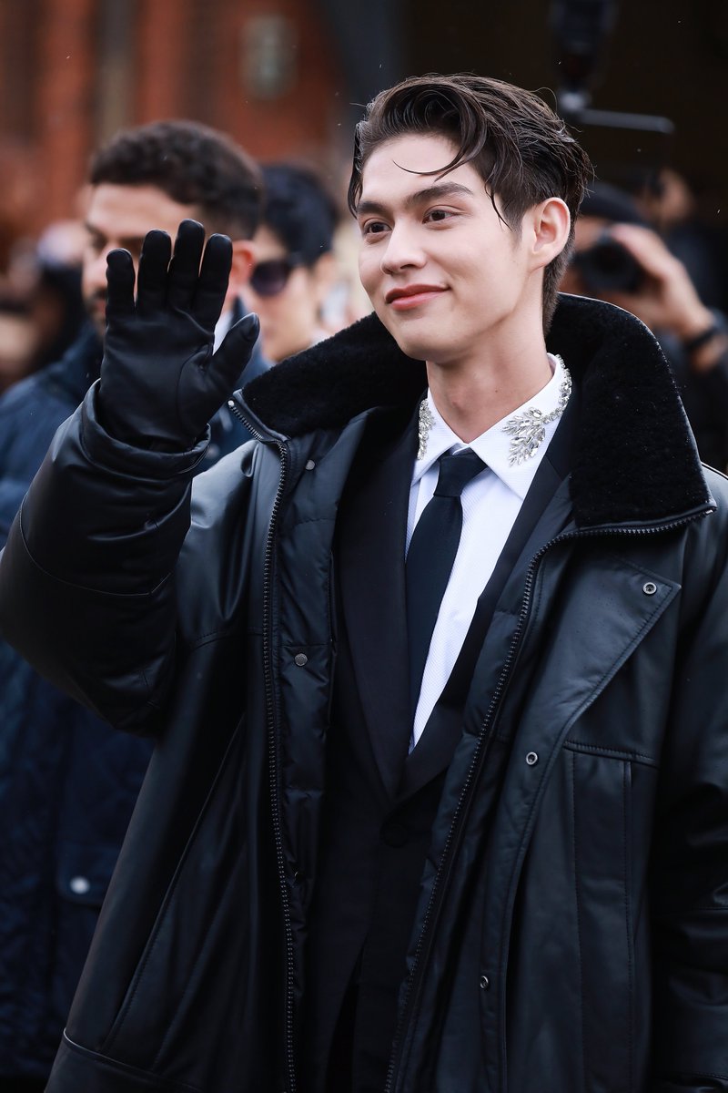 salaleyoo__'s tweet photo. 😳😳😳😳 (3)
cr: Plastica_ANNA
📍https://t.co/sXtuVueJ12

#BurberrySS23 
#BurberrySS23xBright 
#bbrightvc https://t.co/Kr9A9FXD6i
