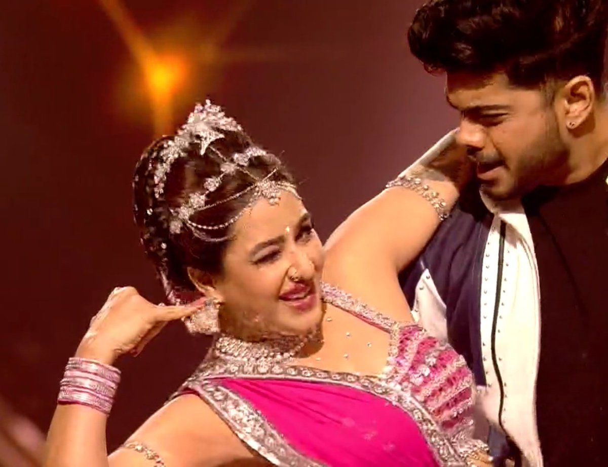 Muzzammilthakur's tweet photo. Kiski Performance Aap Ko Zyada Fire 🔥 Lagi? 

Like ---- #ParasKalnawat ❤
Retweet ---- #ShilpaShinde 🔁

#JhalakDikhhlaJaa10 #biggboss16 #MadhuriDixit #KaranJohar #NoraFatehi #manishpaul #Amruta https://t.co/CGJlPM0im8