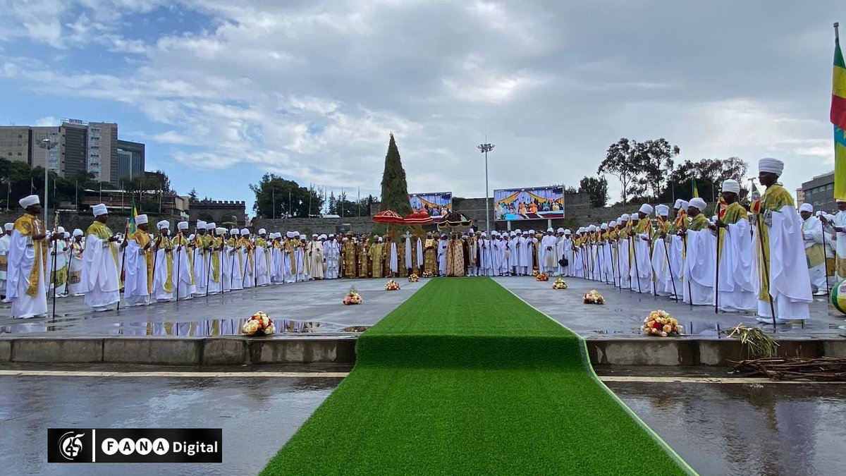EmishawEskedar's tweet photo. እንኳን ለብርሀነ መስቀሉ በሰላም አደረሳችሁ!
የመስቀሉ ብርሃን ለኢትዮጵያችን ይብራ!
#Meskel
#Findingofthetruecross
#ደመራ https://t.co/0R5wGhWvxI