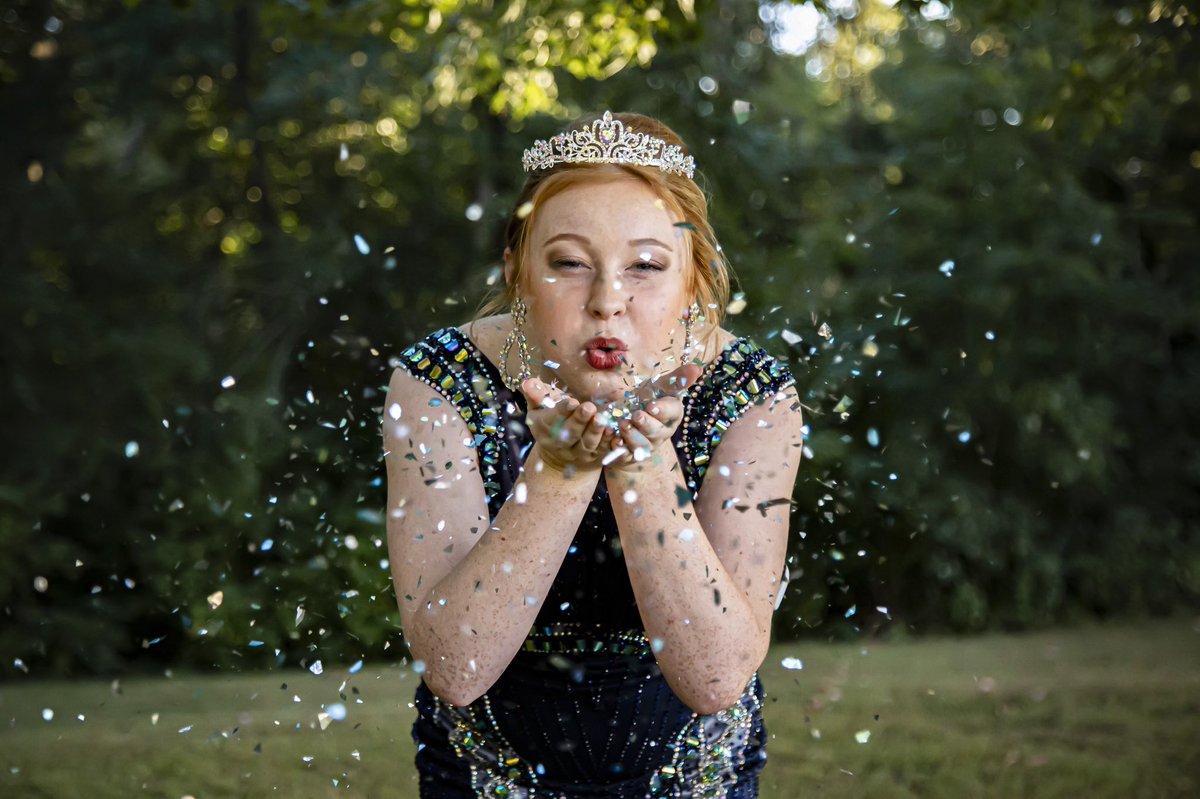 TV_Promo_Dude's tweet photo. My niece is stunning. We had fun on our photo shoot. Even her mom… and dad. 🤣 #Homecoming #GingerFamily https://t.co/rOeQl91YM7