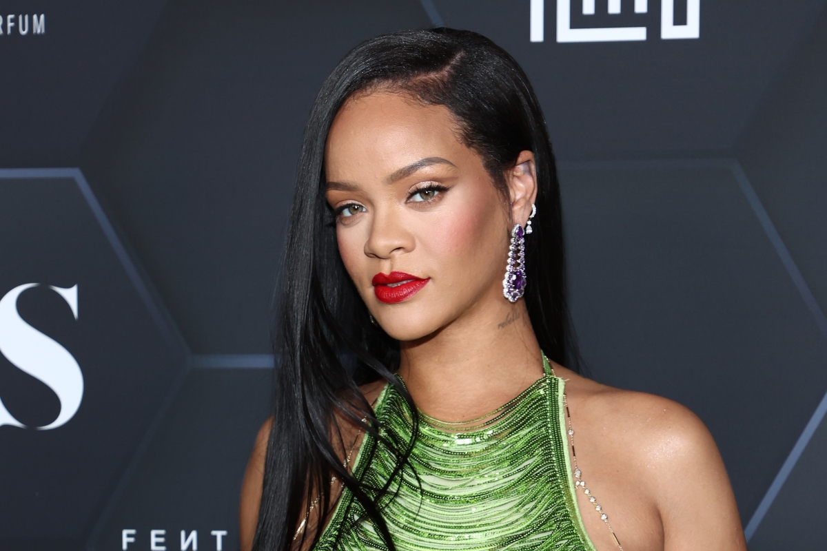 NoticentroE's tweet photo. Rihanna actuará en el espectáculo del mediotiempo del Super Bowl en Arizona: https://t.co/TqWlFvinpw

#NotiCentroExpress #Rihanna #NFL #SuperBowl https://t.co/xbCvCRUN1w