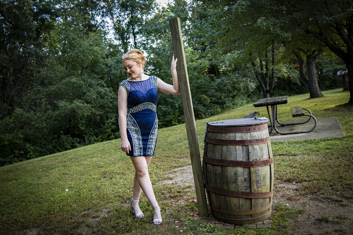 TV_Promo_Dude's tweet photo. She embraces her juvenile diabetes and the family trait of fair, ginger skin. She’s a warrior… and a princess. 😊💙 #Homecoming #GingerFamily https://t.co/OeeF6dIUs9
