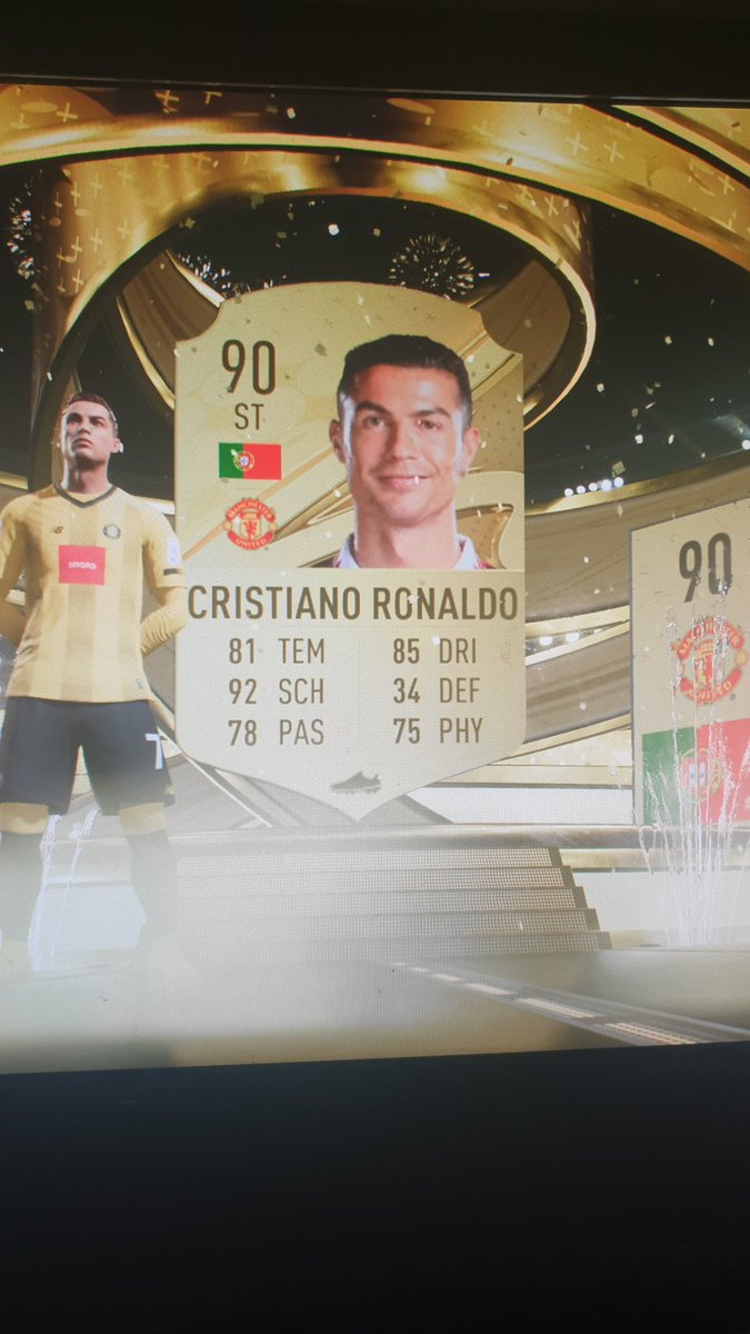 Egal ob Spielbar oder nicht - immer geil ihn zu ziehen 🙏

#FIFA23