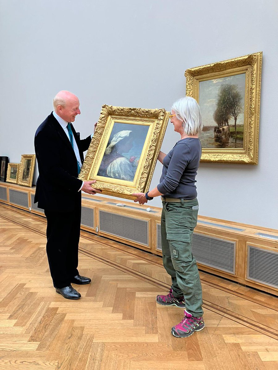 Pulchri's tweet photo. Zin in! Vandaag kwam de Hoogsteder Museum Stichting het werk voor de Oude Meesters alvast brengen! Opening zaterdag 1 oktober 🎨🖼️ #jubileum #175jaar #expositie #salonsansfin #haagseschool https://t.co/l442zx74Ri