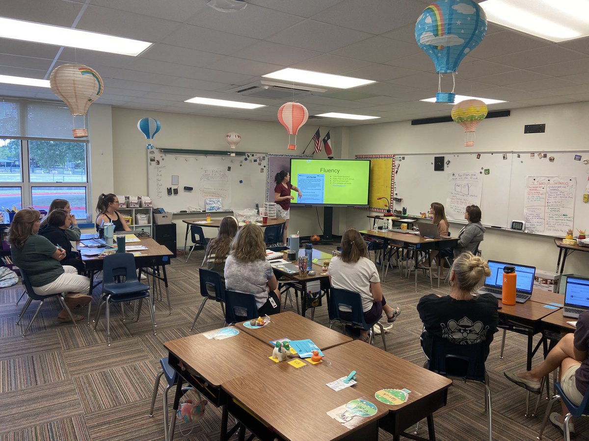 There is no greater place to search for knowledge than your own staff! #FBU <a href="/rrisdpd/">RRISD Professional Development</a> <a href="/FernBluffES/">Fern Bluff Elem.</a>