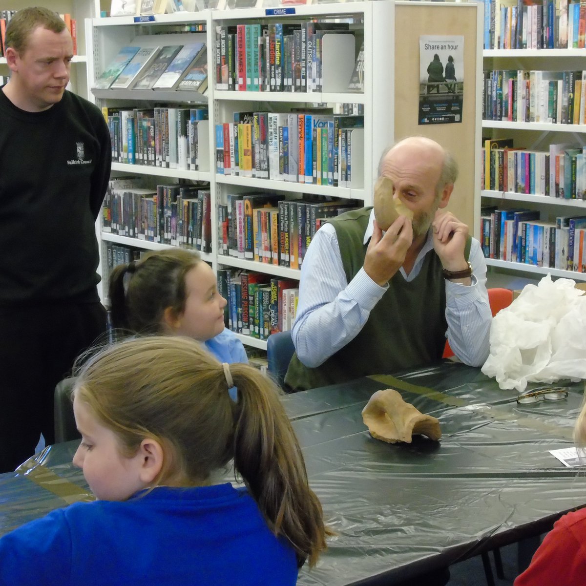 LibFalkirk's tweet photo. Last week Bonnybridge Library held a clay workshop as part of Big Roman Week.  Historian Geoff Bailey also popped by to talk to them about Roman pottery and brought along some examples!

#romans #bigromanweek #bonnybridgelibrary #antoninewall #romanpottery @bigromanweek https://t.co/lZg0OiSHQ0