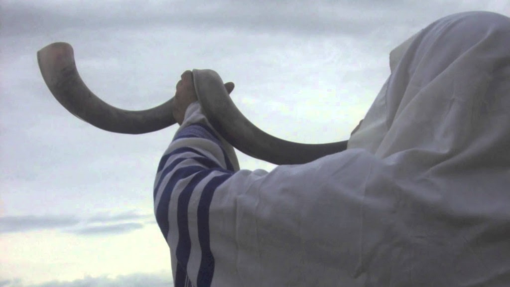 CASLABasquetFvo's tweet photo. ✡️ Shaná Tová Ametuká. 

Feliz año 5783 a nuestros jugadores y sus familias. 

Leshaná tová tikatev vetejatem (que seas inscripto y sellado para un buen año) https://t.co/KxOduLbBKS