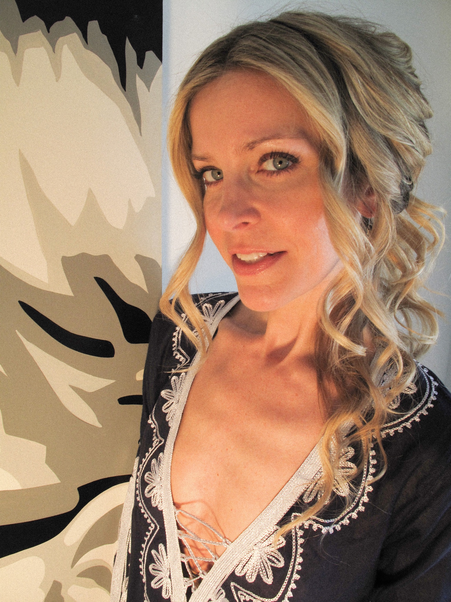 Feliz Aniversário (Happy Birthday), Sheri Moon Zombie          