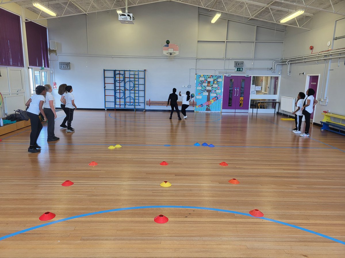 firs_pe's tweet photo. First training session for out Whmat basketball team today 🏀🏀🏀

@cent_coaching @FirsPrimary https://t.co/VXpAOJBKl4