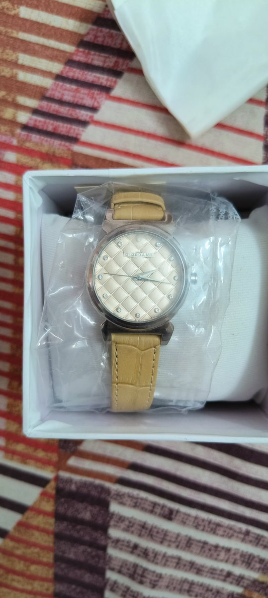 sideframestudio's tweet photo. MYNTRA SCAMMED ME
I ordered a product in offer price, they sent me wrong product. I ordered again, and again recieved wrong product. Now they increased the price. So now how can a person believe in offer products. Really disappointed #myntracare #MyntraBigFashionFestival https://t.co/VbMY59Ky06