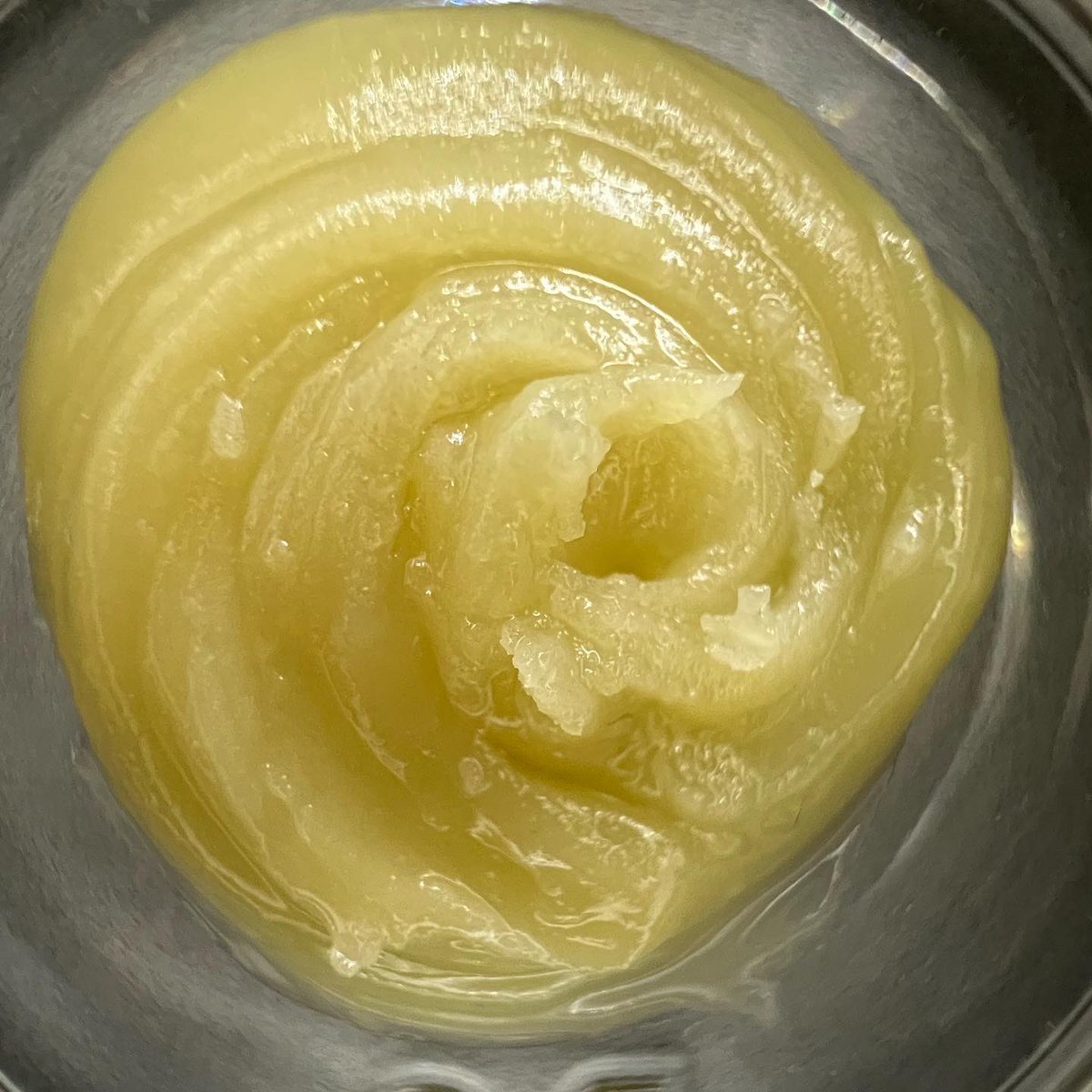 CocoaGanja's tweet photo. What better way to kick off Monday Melt than with a photo of this beautiful live rosin 
#greendotlabs #colorado #denver #cannabis #concetrate #cocoaganjapuffs #dailydabber #hream #cannabisculture #monday #mondaymelt https://t.co/9B5UzYgkHQ