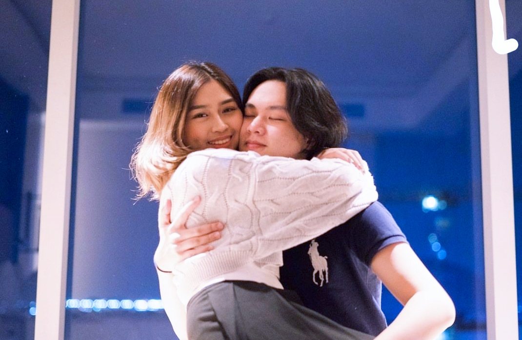 migwais's tweet photo. happy anniversary, lovers! ♡ https://t.co/uULGbvwEwx