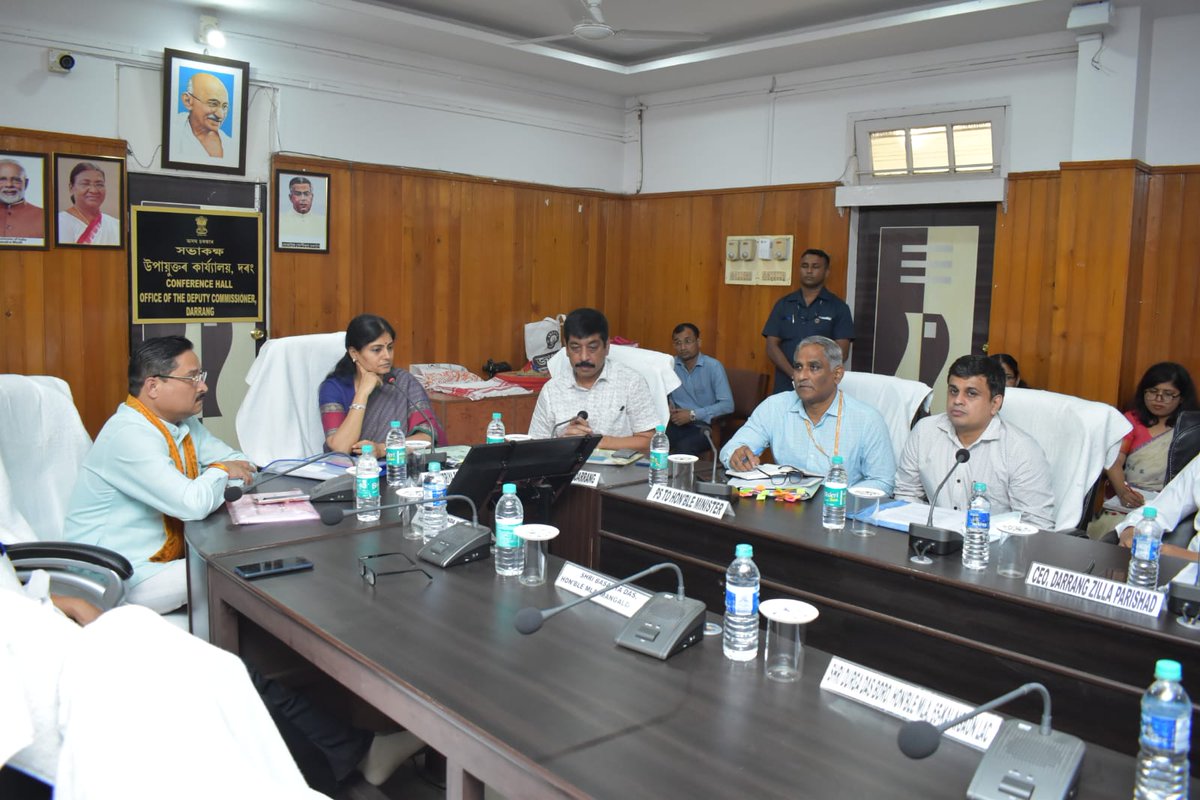 DarrangDc's tweet photo. Today Hon'ble MoS for Industries &amp; Commerce Smti @AnupriyaSPatel visited Darrang and reviewed ADP alongwith National Oil Palm Mission. She urged the HoDs to work relentlessly in progressive steps to achieve the greater goal with special stress on health and education sectors. https://t.co/kaANvdOqB1