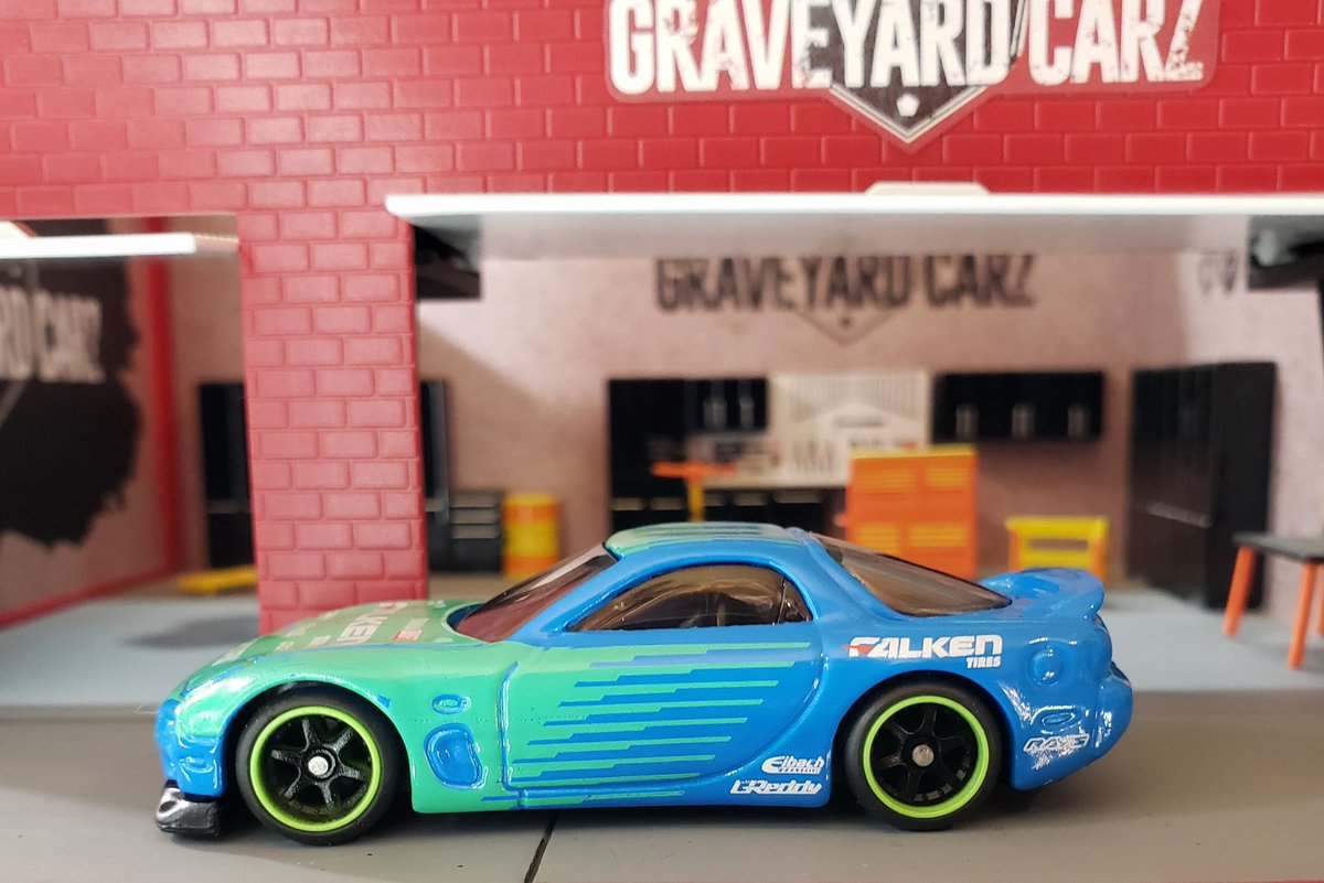 Macias15A's tweet photo. 1995 Mazda RX-7 custom wheelswap #wheelswap #maccustomz #hotwheels #hotwheelscollector #hotwheelscollections #diecastcollectors #diecastcollection https://t.co/ioDB9YakW1