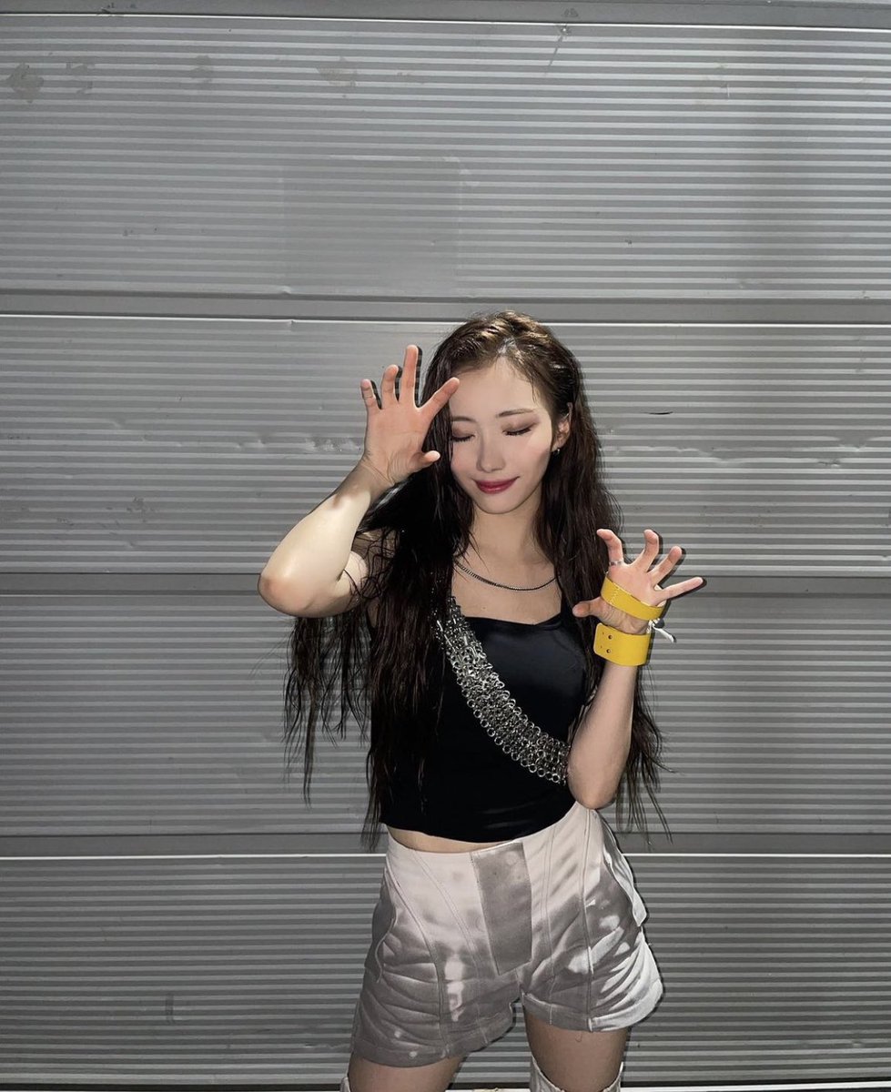 LUBEAOFFICIAL's tweet photo. [#LOLO 🐯] shut in the basement~~ 😂 (not by choice😓, the door is locked ……) https://t.co/uBpnQK2rfC