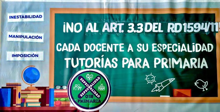 Juanfran3185's tweet photo. Por un lado, @Patricia_Pozo_ deja a los maestros de primaria sin trabajo mientras pone a especialistas q ser tutores, y por otro se queja de la mala posición de ANDALUCÍA en el informe Pisa en LCL Y MAT. #CadaDocenteASuEspecialidad
#NoAl2x1 #PrimariaExisteyResiste https://t.co/Dn9kY7LZlK