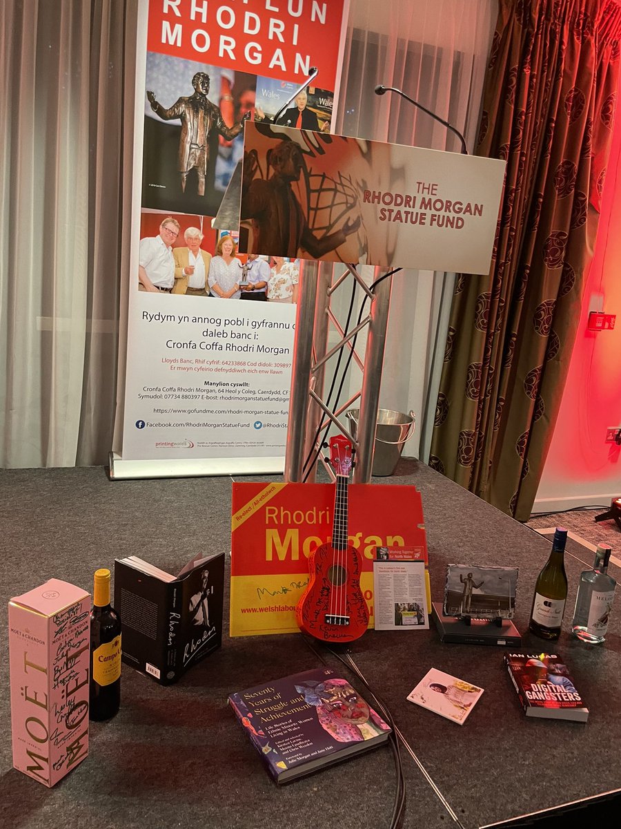 DilwarAliLAB's tweet photo. Great speech by the First Minister of Wales @MarkDrakeford for sharing memories of Rhodri Morgan at the @RhodriStatue fundraising dinner. Thanks to our sponsors @BangorUni @GlyndwrUni @AberUni https://t.co/P1QPzyPsRZ