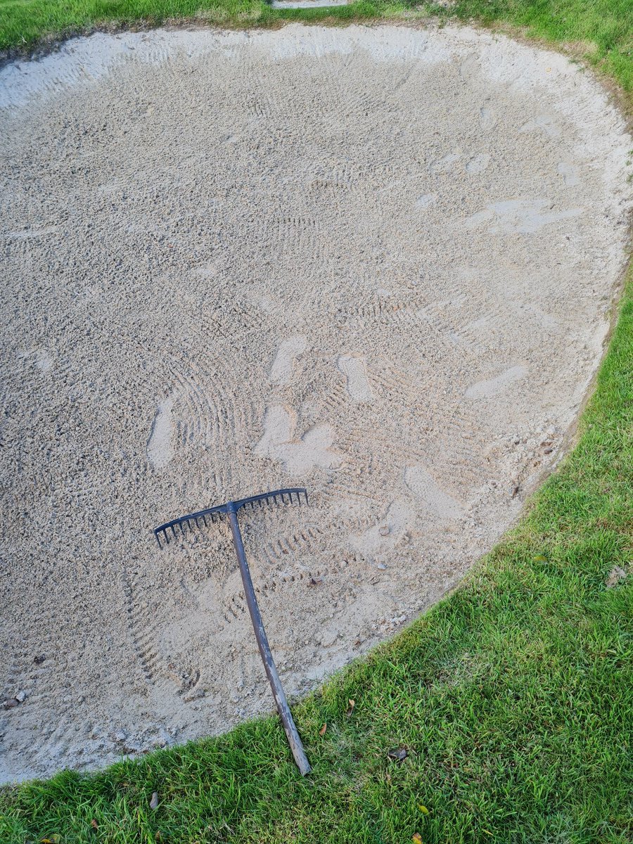 PeteC1874's tweet photo. Someone in front of me @WestLothianGolf is just ignorant, fairway bunker the same on 7th #rakeit https://t.co/pcpF9Y7MHK