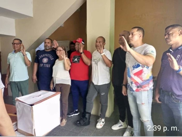 ABCbaloncesto's tweet photo. CARABOBO ELIGIO NUEVAS AUTORIDADES PARA LA ASOCIACIÓN DE BALONCESTO

Con una gran participación de dirigentes, personal técnico, entrenadores y atletas  se realizaron este sábado las elecciones de la junta directiva de la Asociación de Baloncesto de Carabobo para el periodo 2022 https://t.co/52lw8Q0WlA