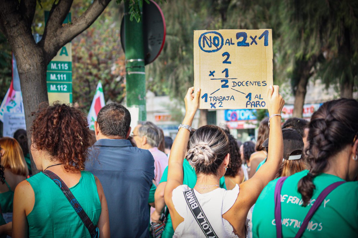 bajadaderatioya's tweet photo. Se están cargando la Etapa de Educación Primaria permitiendo el abuso sistemático del 2x1 en docentes abaratando la contratación.

#CadaDocenteSuEspecialidad #Noal2x1 #Tumbar33RD15942011 #TutoríasParaPrimaria
#PrimariaExisteYResiste 
Regulación o modificación ya.
Stop abuso. https://t.co/N8nSaVSUiR