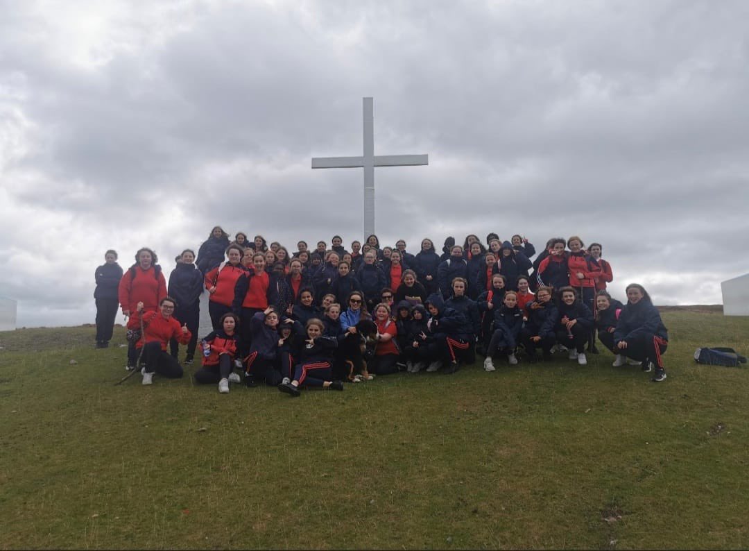 presclonmel's tweet photo. A beautiful day of bonding with our wonderful first years &amp; our 10 month old Bernese puppy Milo!!! 🐶 What a way to mark our first month together here in the Pres! 💙❤ https://t.co/0tEhHyReBa