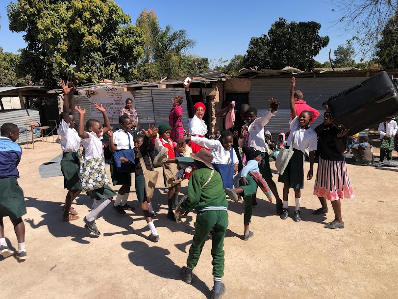 MidwestMission's tweet photo. Greetings from Zimbabwe:
One of our volunteers from Indiana went to Zimbabwe with our students kits recently and we got amazing reports back. 
According to Dave Marty, "the Midwest's donations of school kits were received with great excitement at Open Tribe Foundation ... 1 https://t.co/uKe1TVqFUg