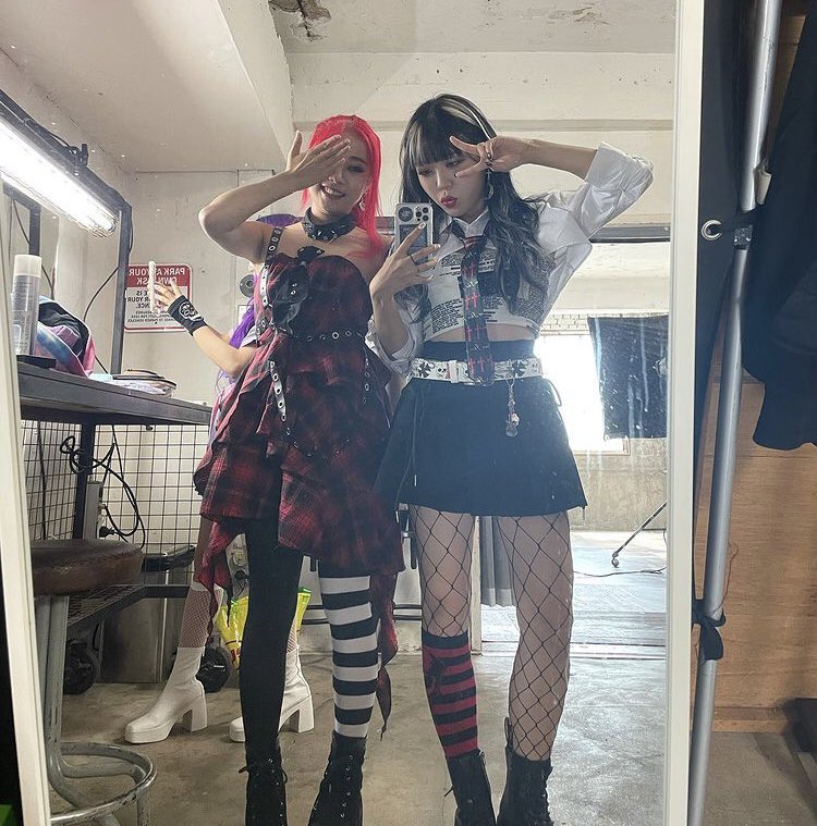 🐶「 26.09 」— Jayoung via Instagram 

— “Dia 6 de outubro ❤️ Vamos ver o que vai acontecer 😍”

#RollingQuartz #롤링쿼츠 #Jayoung #자영