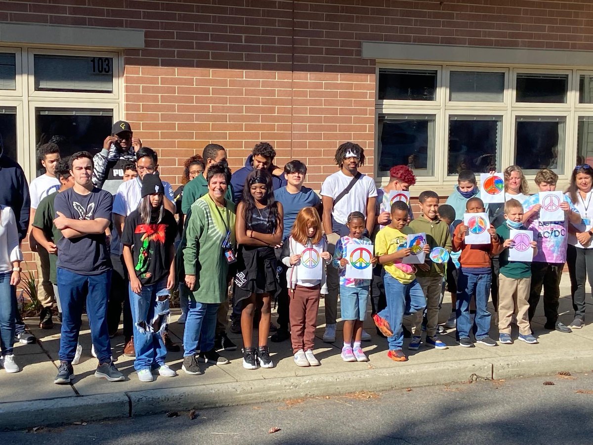 ESCofNJ's tweet photo. Pinwheels for Peace activity at NuView Academy put together by art teacher Lisa Burger! #ESCNJ #NuViewNJ https://t.co/lJNXYYx3DZ