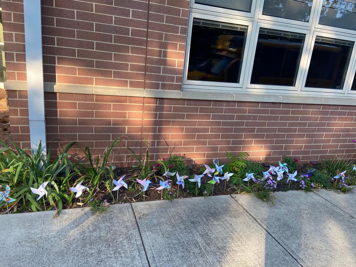 ESCofNJ's tweet photo. Pinwheels for Peace activity at NuView Academy put together by art teacher Lisa Burger! #ESCNJ #NuViewNJ https://t.co/lJNXYYx3DZ
