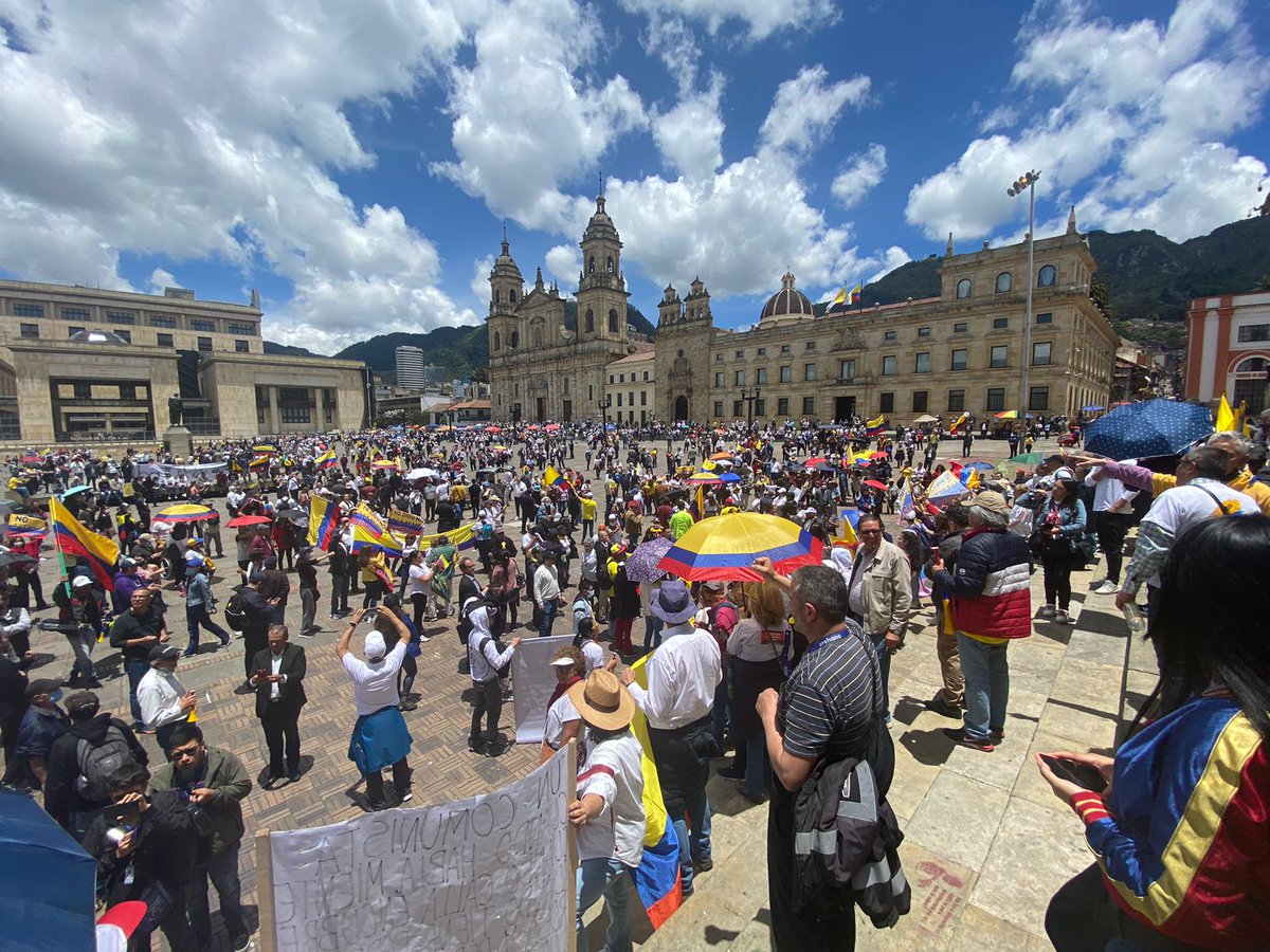 W Radio Colombia on Twitter "Actualidad EN VIVO marchas del 26 de