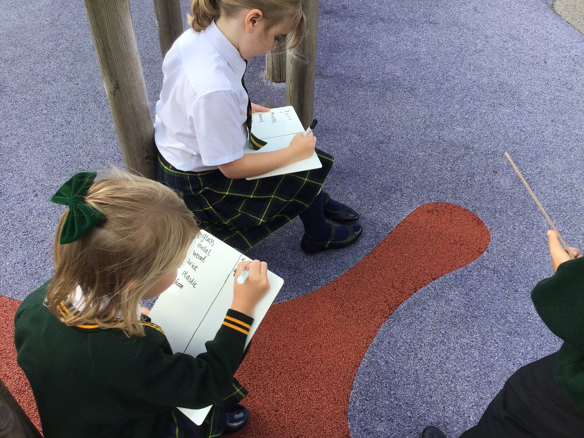 laceygreenpa's tweet image. Year 2 have been exploring different materials found outside. We identified wood, plastic, glass, metal and brick. We then discussed why certain objects were made out of certain materials 🧱🔍 #LGPAScience