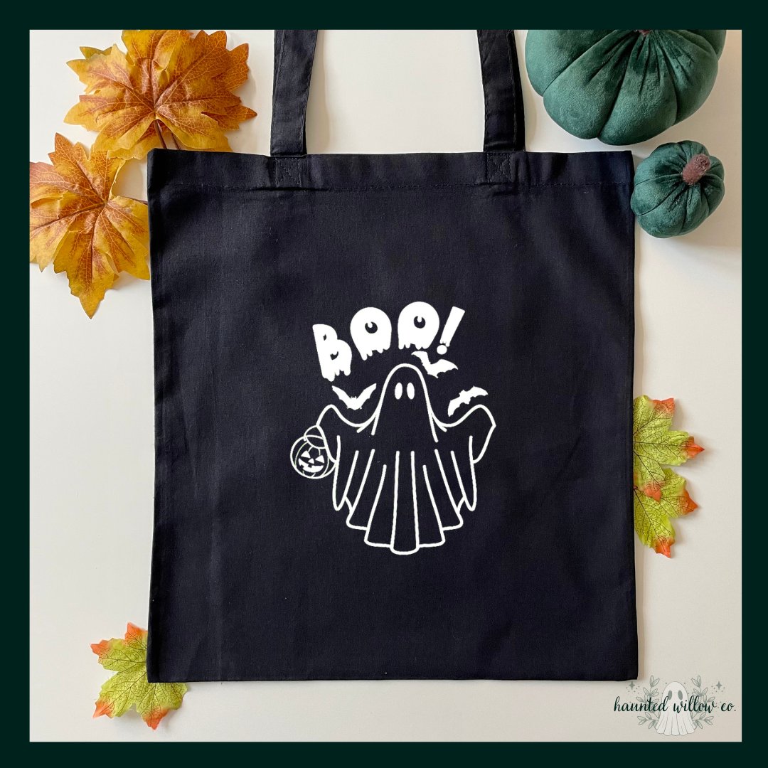 hauntedwillowco's tweet photo. First Peek at the Halloween Collection 👻

Our "Boo!" Ghost Totes will be available in a brand new colour: Forest Green! As well as our standard colours

I love this design, and these totes will be perfect for Halloween Shopping, a trip to the Pumpkin Patch, or Trick-or-Treating! https://t.co/P7kVqckllZ