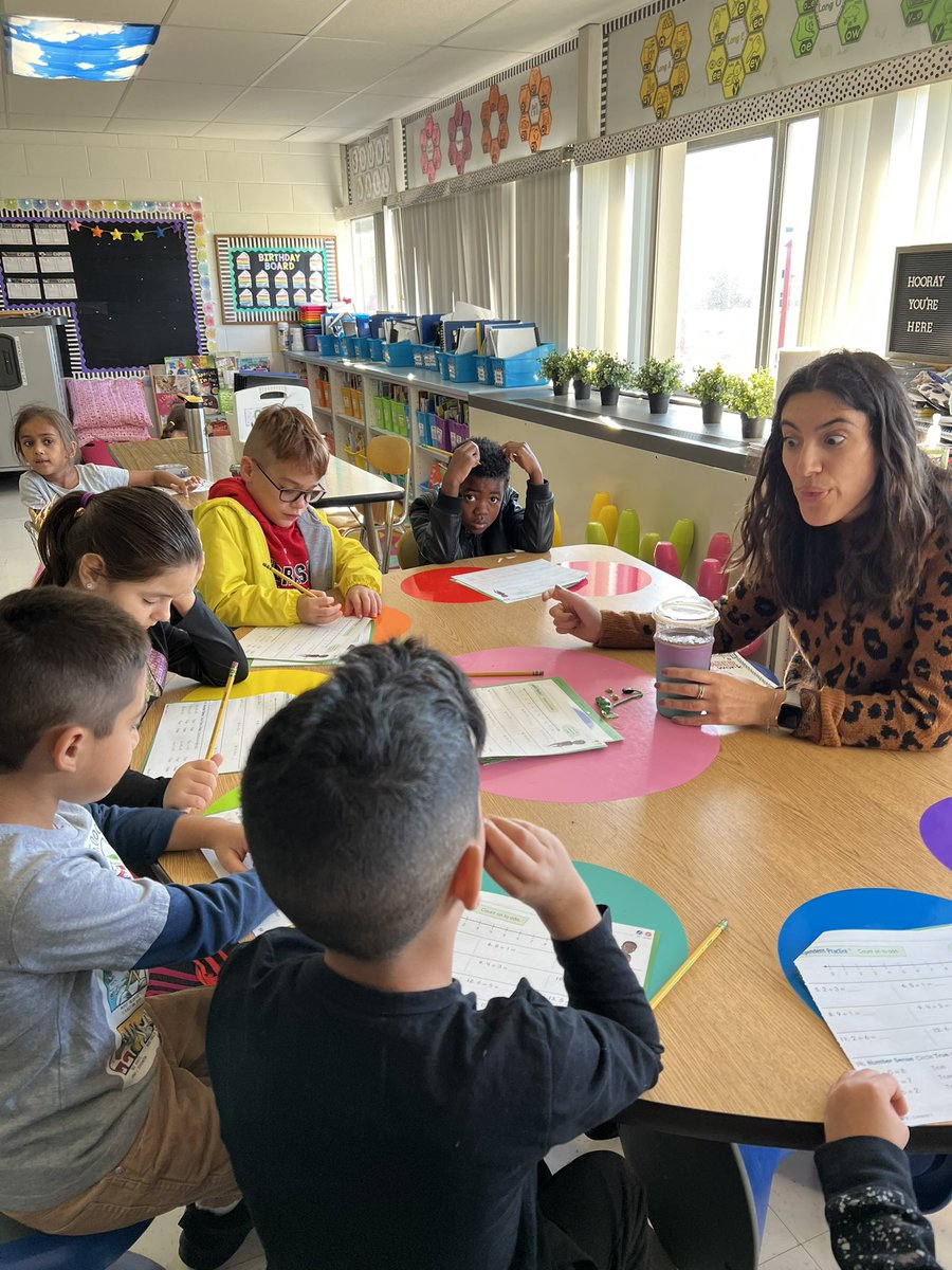 It’s Math Workshop time in first grade @MsGsBusyBees #makeasplash #bethereason135