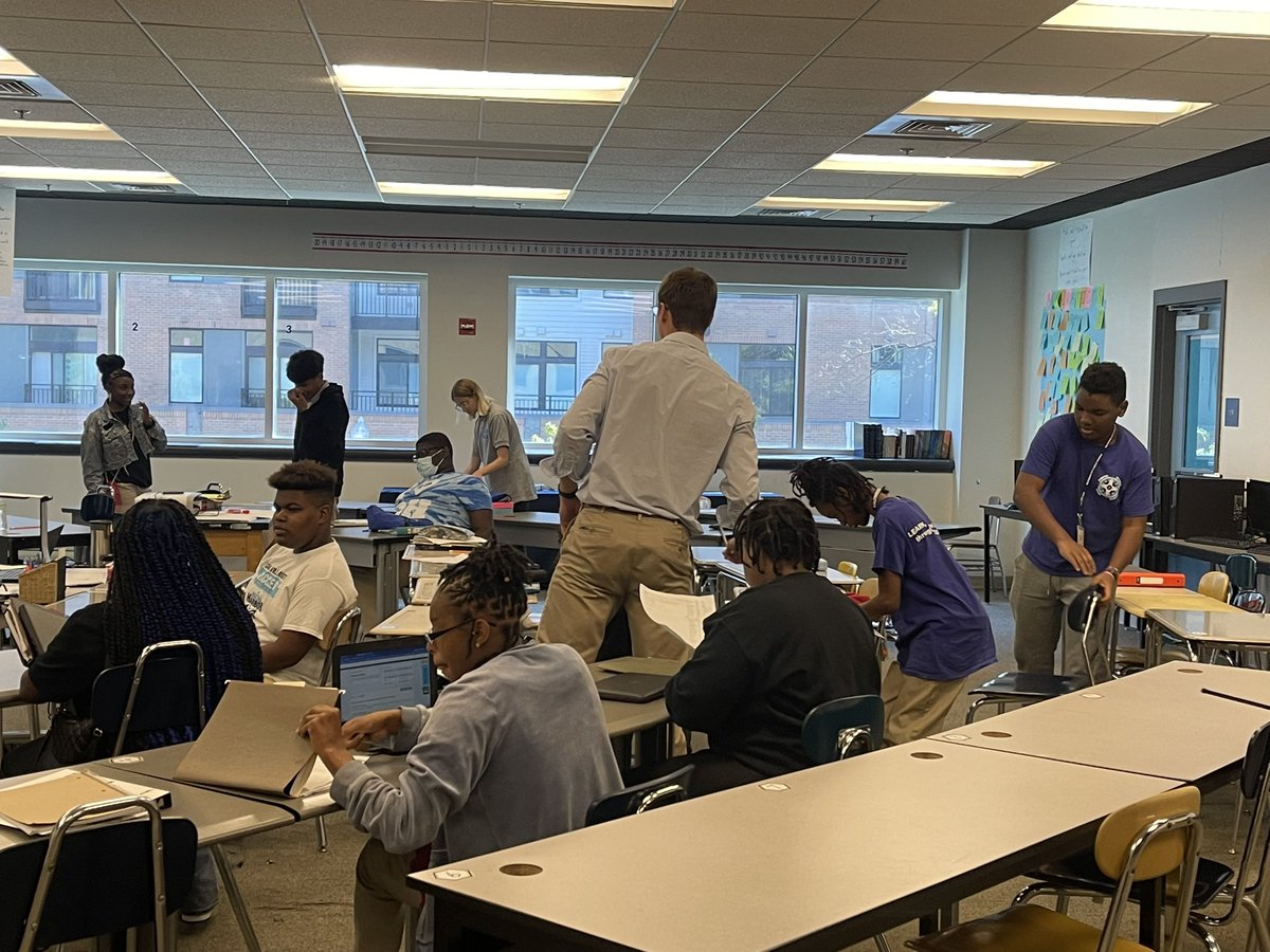 Tenacious_Leader tweet media