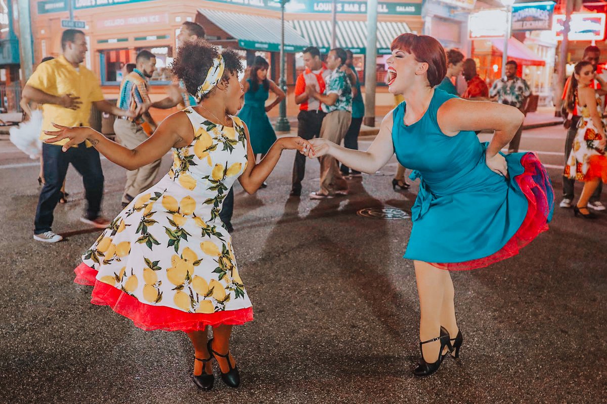 UniversalORL's tweet photo. Guests can now enjoy a brand-new street show at Universal Studios Florida – “¡Vamos! – Báilalo” – kicking off just in time for Hispanic Heritage Month and running beyond. A high-energy Latin dance experience with a classic look and modern musical flair. https://t.co/uF5ZDGiTeQ