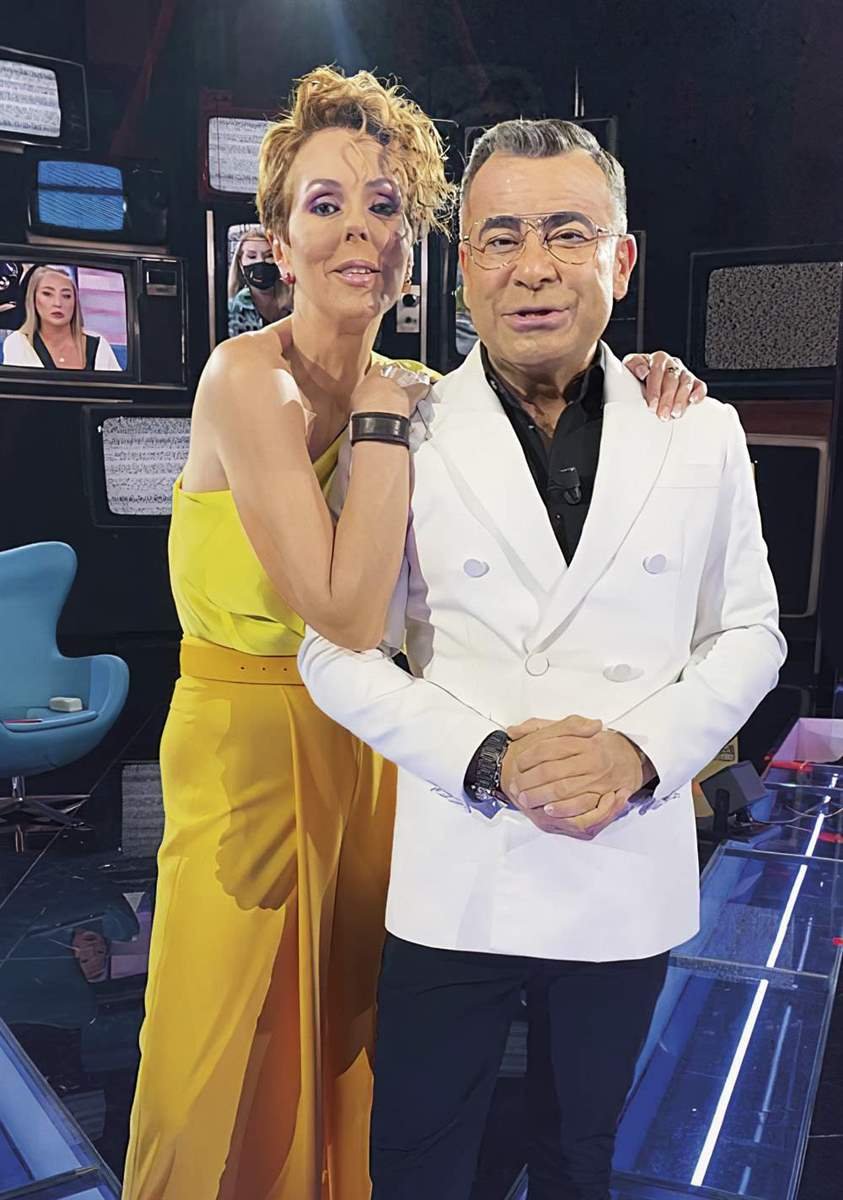 locrack's tweet photo. #EnElNombreDeRocio4 #APOYOROCIO26S #MareaFucsia #yoveosálvame 
Os gusta el dúo Rocio Jorge Javier ?
❤️ Si
🔃 No https://t.co/PNcXSOc4ie