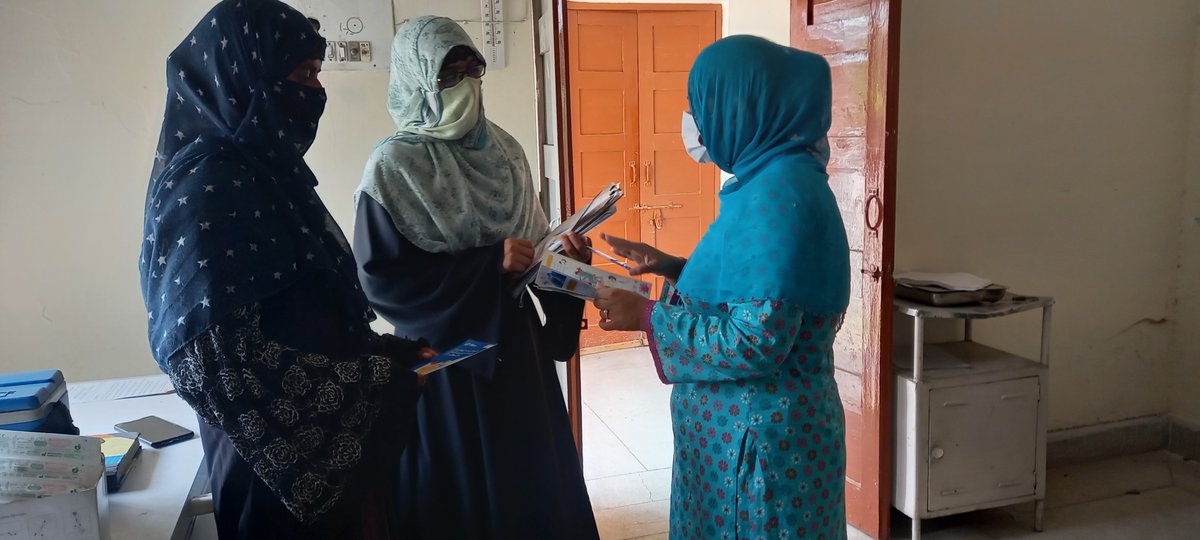 ShifaFoundation's tweet photo. When we know better, we can always do better. Here's a glimpse of brochure dissemination of COVID-19 Test & Treat Advocacy.
@FINDdx @UNITAID @EGPAF @UNICEF @UNICEF_Pakistan @ACTA_CSOReps @ACTAccelerator @CHAI_health
#getvaccinatedtobeprotected #CovidIsNotOver #getvaccinatednow https://t.co/XpNaWPH3SM