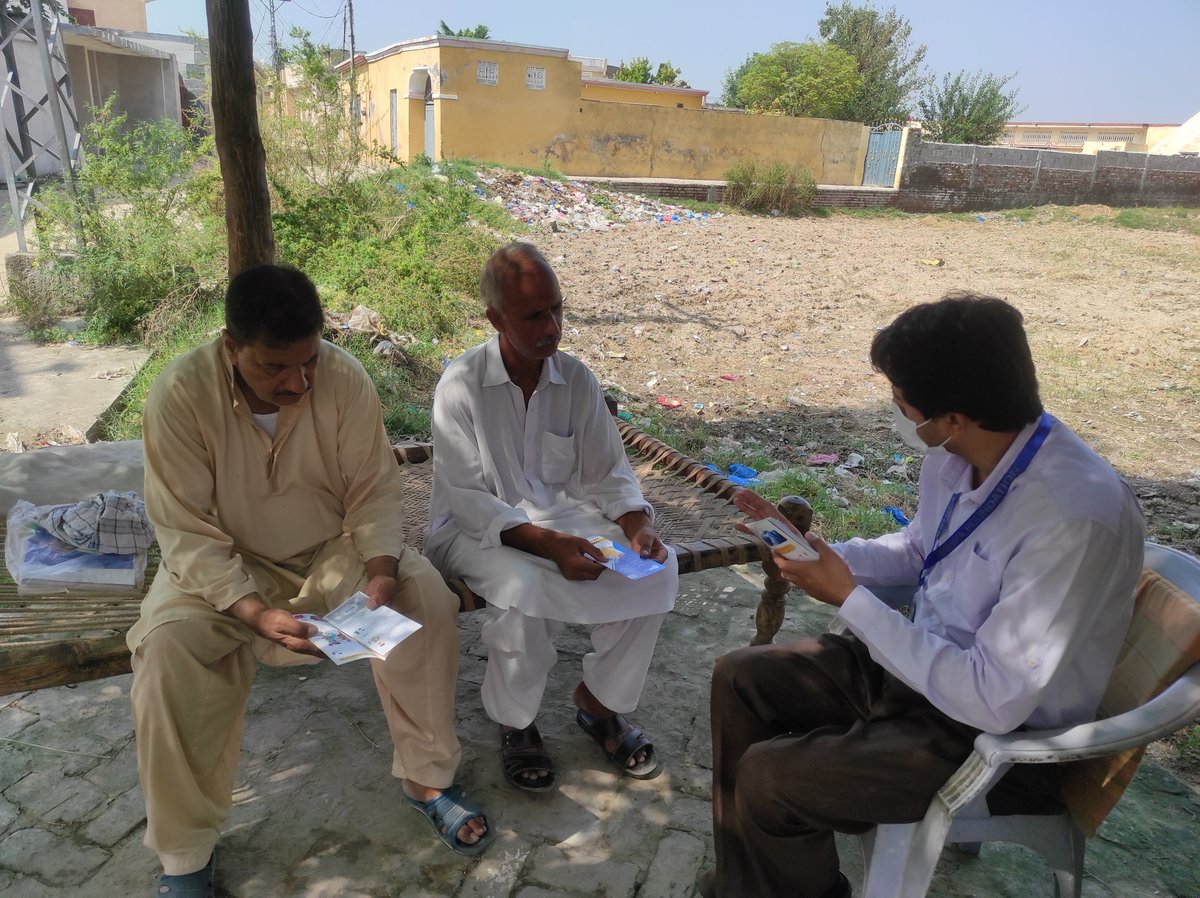 ShifaFoundation's tweet photo. When we know better, we can always do better. Here's a glimpse of brochure dissemination of COVID-19 Test & Treat Advocacy.
@FINDdx @UNITAID @EGPAF @UNICEF @UNICEF_Pakistan @ACTA_CSOReps @ACTAccelerator @CHAI_health
#getvaccinatedtobeprotected #CovidIsNotOver #getvaccinatednow https://t.co/XpNaWPH3SM