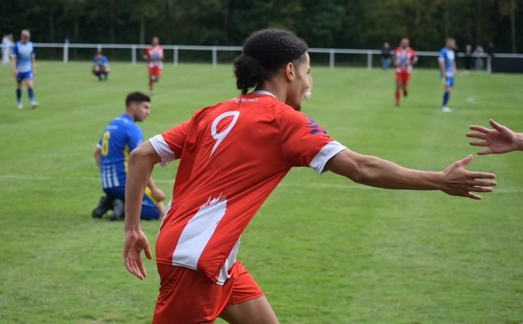 Romulus_fc's tweet image. FIXTURE UPDATE 

Our @MidlandLeague Premier Division fixture at home to @HighgateUnited has been rearranged and it will now take place on Monday 17th October in a 19:45 KO.