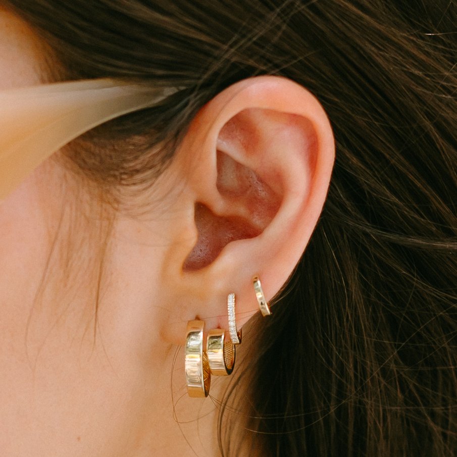 elizapage's tweet photo. When you can't decide which earrings to wear, just stack them all.
.
#goldhoopearrings #goldhoops #hoop #earrings #earringstagram #stack #earringstagram #hoops #earring #gold #dangle #earringstack #earring #stackring #stacking #stacked #stackedearrings #stackedear #huggies https://t.co/CPTJcFEduY