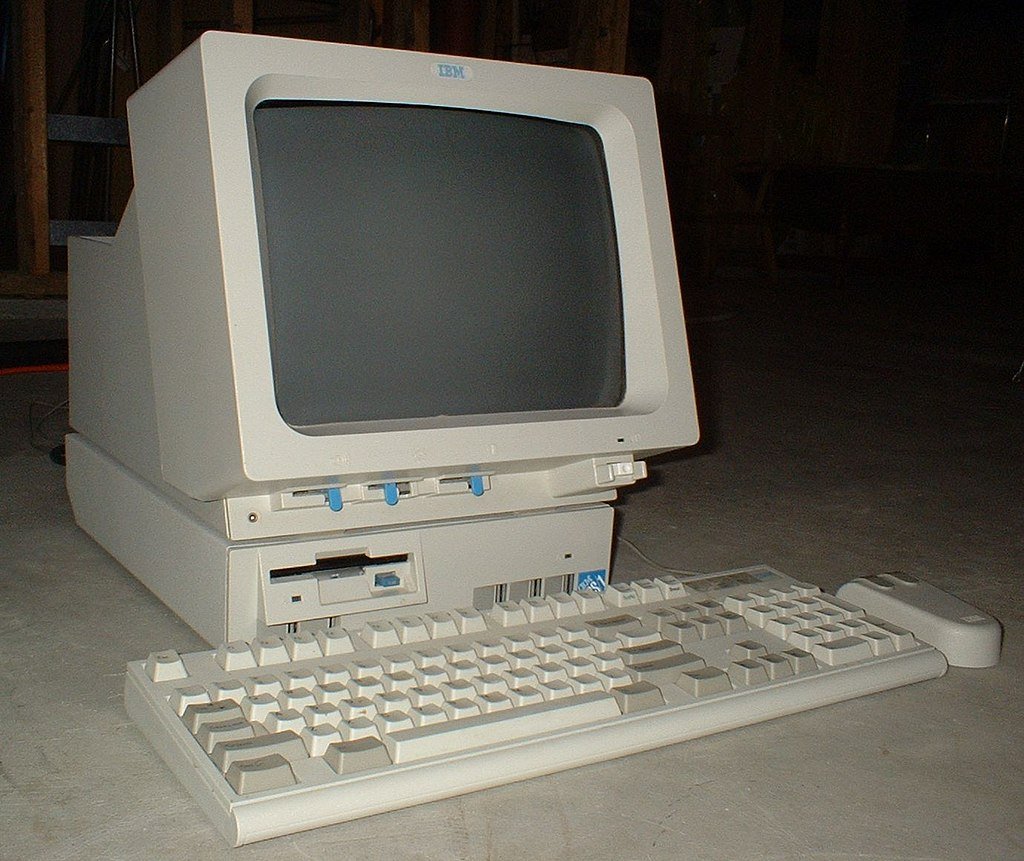 @axstonee @SuperRare @SuperRareBot Efso!
Monitör altı kasayı görünce IBM PS/1 bilgisayarımı hatırladım 🥲