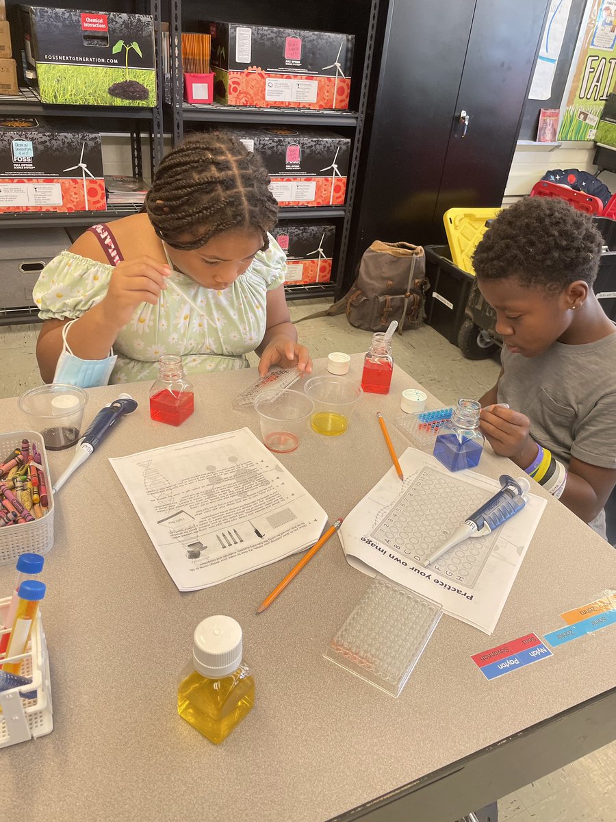 SparcScience's tweet photo. Thank you to B. Anderson for inviting us to do our Micropipette Art activity last week! @MobileLabCo @PHLschools @PHLfamilies @PABiomed @PhilaEdFund #pasmart #steminpa #mobilestem https://t.co/iYmi3S8ANa