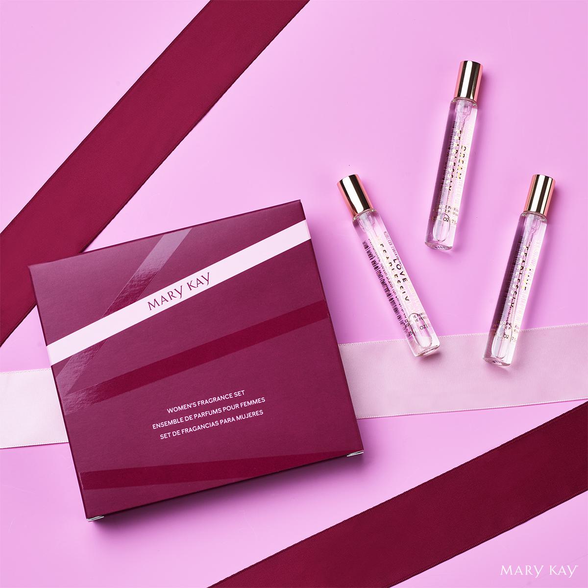 debdiez's tweet photo. I’m so excited to gift this limited-edition set to my fragrance-loving friends! I know they’ll enjoy trying all three of these travel-sized sprays:
🚵‍♀️ Live Fearlessly Eau de Parfum
❤️ Love Fearlessly Eau de Parfum
💭 Dream Fearlessly Eau de Parfum

#scents #travelsize #beauty https://t.co/2JNrqn3aya