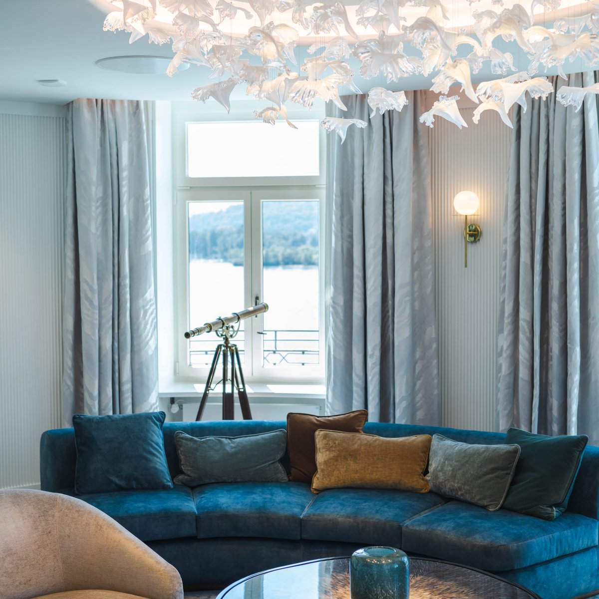 mo_canouan's tweet photo. We’re delighted to welcome Lucerne’s iconic Belle Époque landmark @mo_luzern to the MO family. Be the first to experience a stay at our new lakeside grande dame. Discover now: https://t.co/Bnfd70oHWM #ImAFan #mandarinoriental #MOPalace https://t.co/dAWYskSjwD