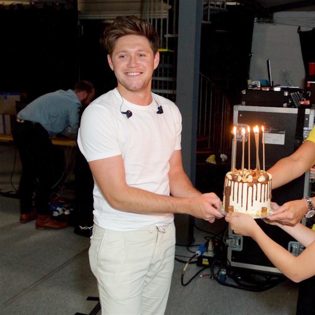 Imagine if niall horan himself wished you a happy birthday 